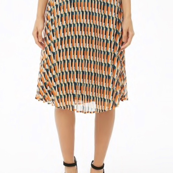 Forever 21 Geometric Print Pleated Skirt - XS - Picture 2 of 2